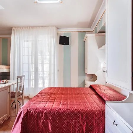 Hotel Pina 3*