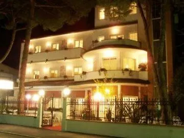 Pina Hotell